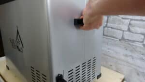 Die Tragegriffe der IceCube 40 DUAL Kompressor-Kühlbox